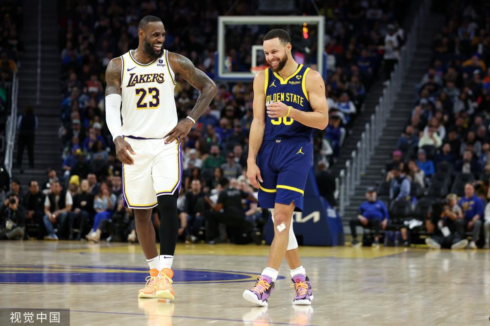 对更衣室团 对更衣室团